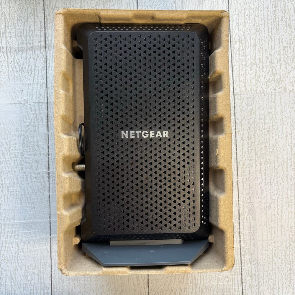 Netgear Nighthawk CM1200 Multi-Gig DOCSIS 3.1 Cable Modem - Picture 8 of 16